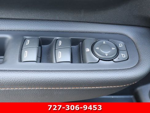 Used 2020 GMC Terrain SLE w/ Driver Convenience Package image 16