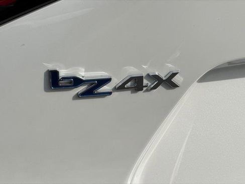 Certified 2025 Toyota bZ4X FWD image 32