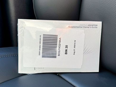 New 2025 Lincoln Aviator AWD w/ Jet Appearance Package image 42