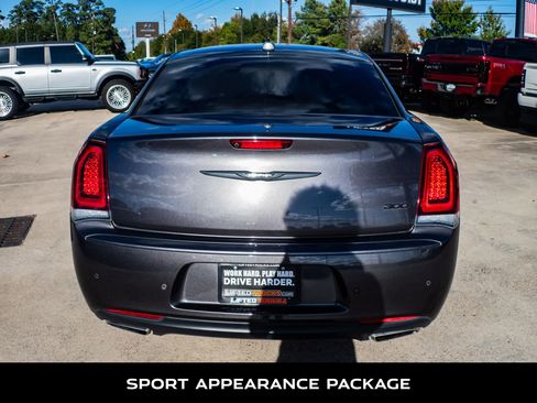 Used 2023 Chrysler 300 Touring L image 7