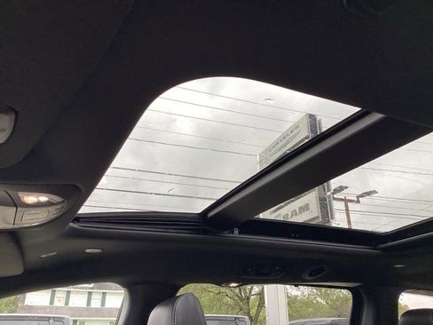 New 2026 Chrysler Pacifica Limited w/ S Appearance Package image 25