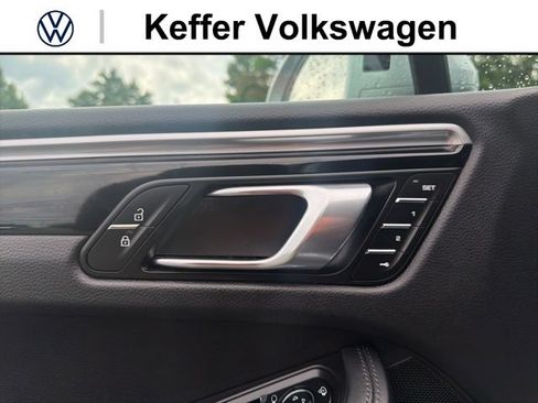 Used 2022 Porsche Macan S AWD/4WD image 16