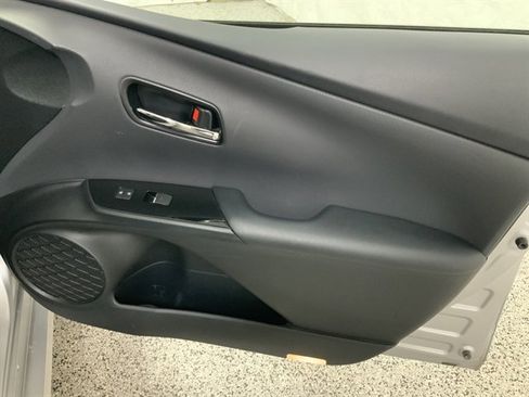 Used 2019 Toyota Prius Prime Advanced image 22