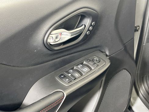 Used 2022 Jeep Cherokee Trailhawk w/ Premium Leather Package image 17