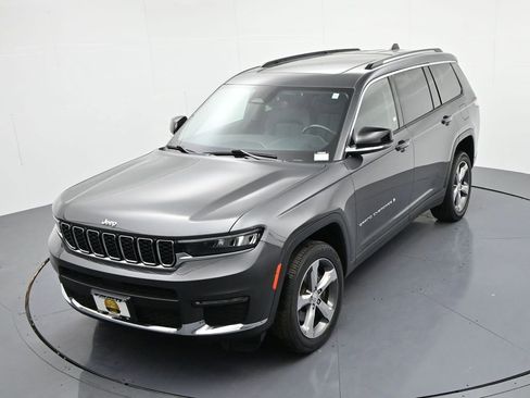 Used 2022 Jeep Grand Cherokee L Limited image 17