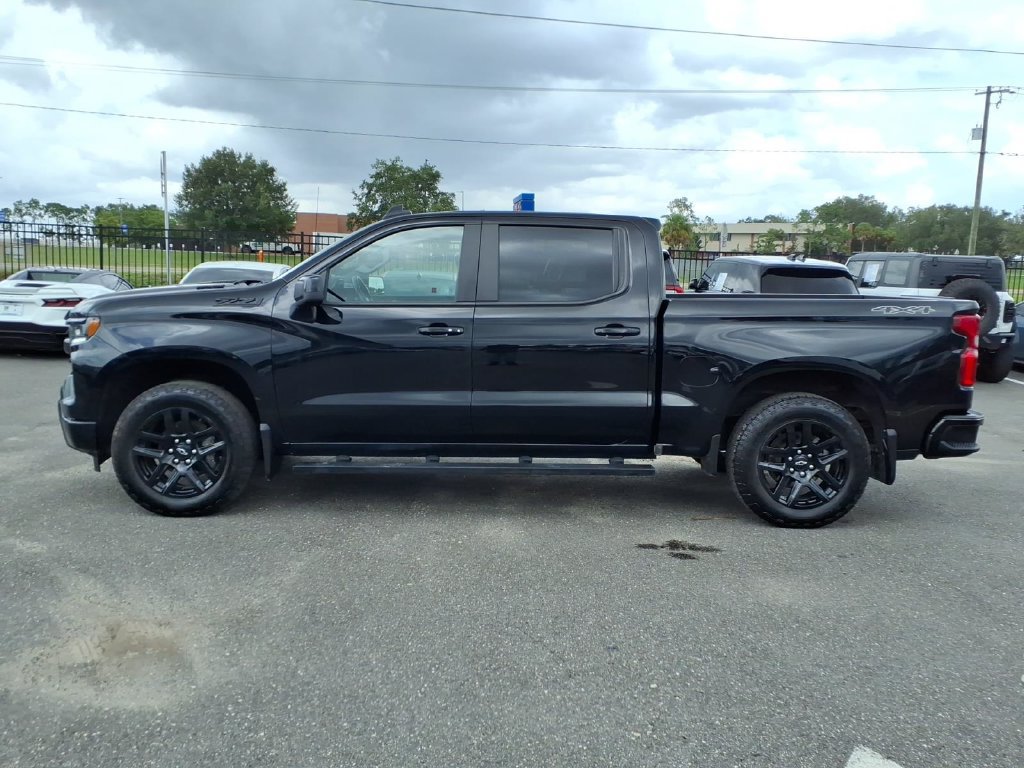 Used 2025 Chevrolet Silverado 1500 RST w/ Dark Appearance Package AWD/4WD image 4