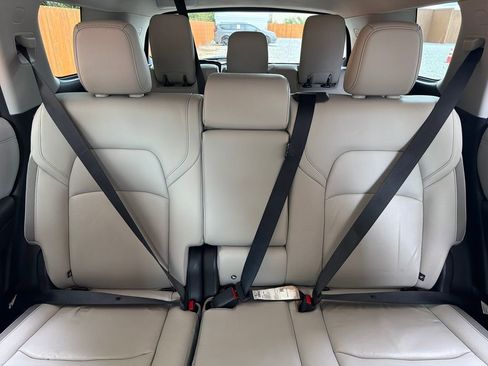 Used 2023 Nissan Pathfinder SL w/ Lighting Package (N92) image 34