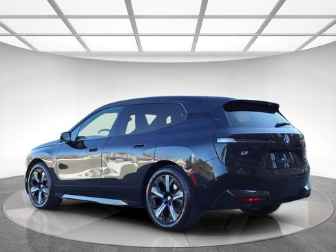 Used 2023 BMW iX xDrive50 w/ Premium Package image 6
