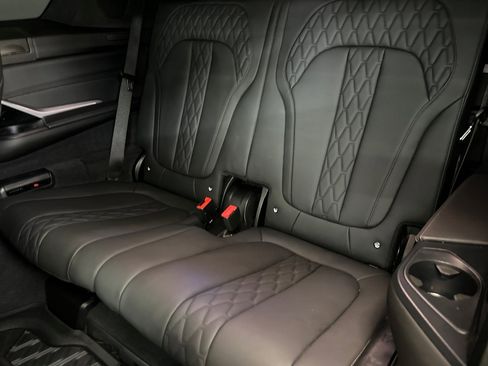 Certified 2025 BMW X7 M60i AWD/4WD image 33