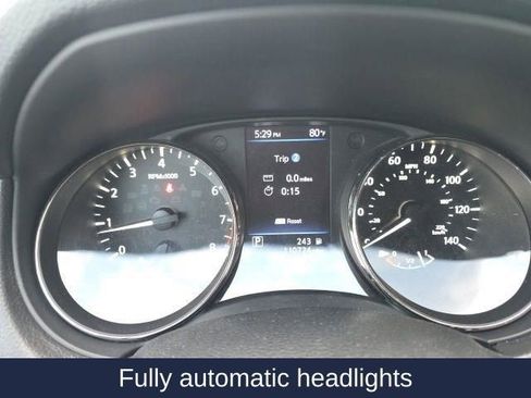 Used 2018 Nissan Rogue SV image 14