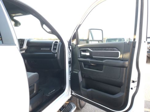Used 2024 RAM 3500 Big Horn image 18