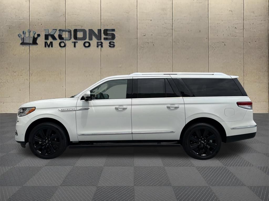 Certified 2023 Lincoln Navigator L Reserve AWD/4WD image 4