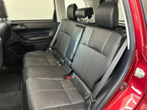 Used 2017 Subaru Forester 2.5i Touring AWD/4WD image 18