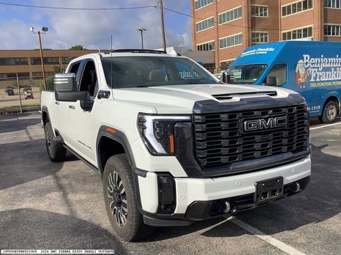 Used 2024 GMC Sierra 2500 Denali Ultimate AWD/4WD image 4