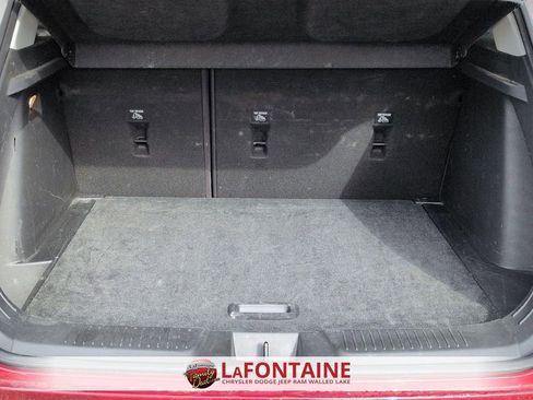 Used 2025 Chevrolet Trax LT w/ LT Convenience Package image 26