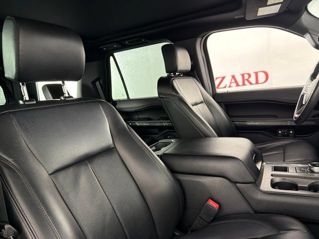Used 2020 Ford Expedition XLT w/ Equipment Group 202A RWD image 16