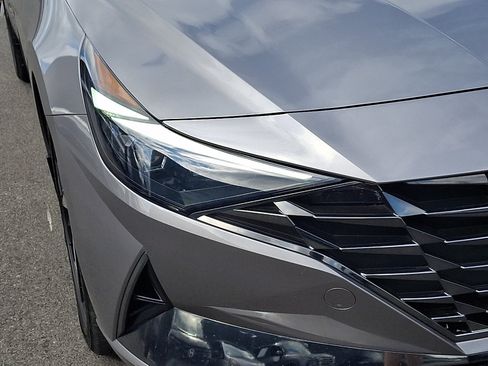 Certified 2023 Hyundai Elantra Limited FWD image 9