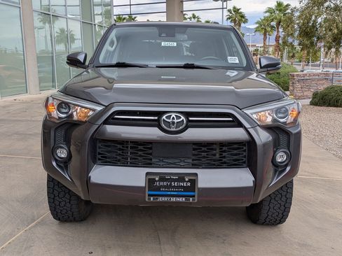 Used 2021 Toyota 4Runner SR5 Premium w/ Moonroof Package AWD/4WD image 8