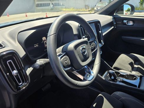Used 2023 Volvo XC40 Recharge Ultimate AWD/4WD image 10