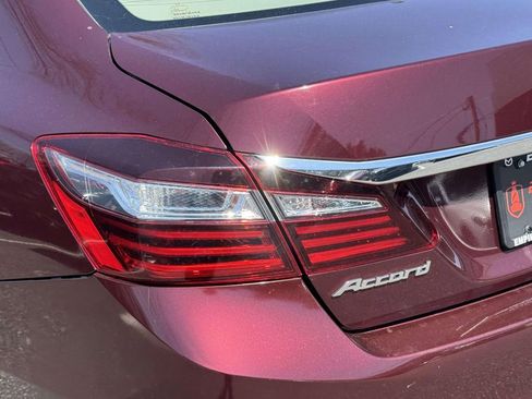 Used 2017 Honda Accord EX-L image 8
