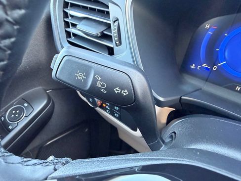 Used 2022 Ford Escape Titanium AWD/4WD image 17