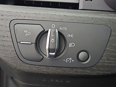 Used 2022 Audi A4 2.0T Premium Plus image 34