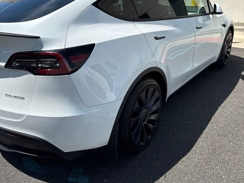 Used 2024 Tesla Model Y Performance AWD/4WD image 2