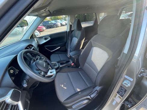Used 2025 Kia Soul LX w/ LX Technology Package image 34