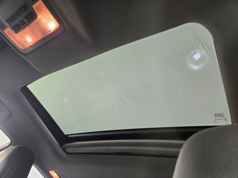 Used 2023 Toyota Highlander LE image 13