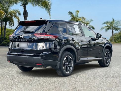 Certified 2025 Nissan Rogue SV image 4