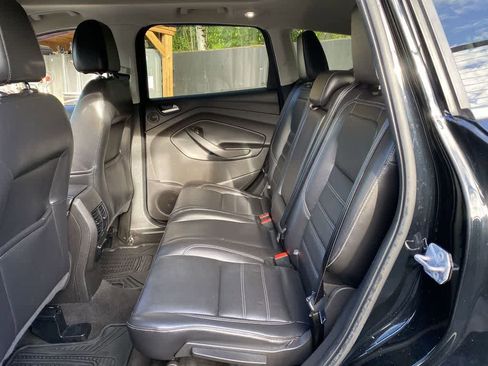 Used 2017 Ford Escape Titanium w/ Equipment Group 301A AWD/4WD image 18
