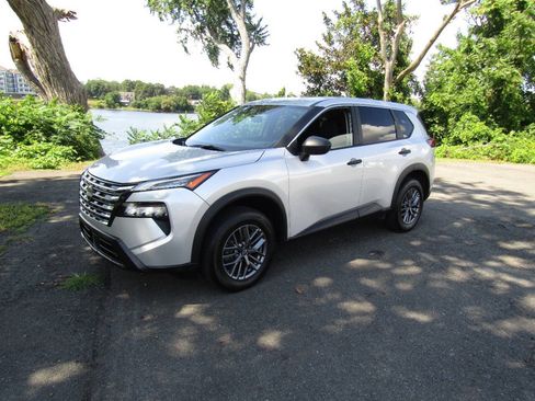 Used 2024 Nissan Rogue S AWD/4WD image 35