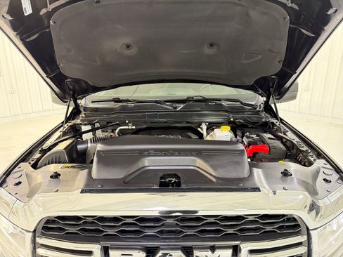 Used 2024 RAM 2500 Tradesman w/ Chrome Appearance Group image 29