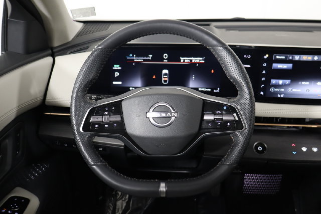 Used 2023 Nissan Ariya AWD image 6