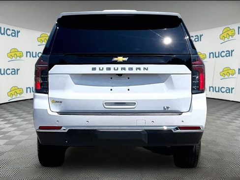 Used 2025 Chevrolet Suburban LT AWD/4WD image 5