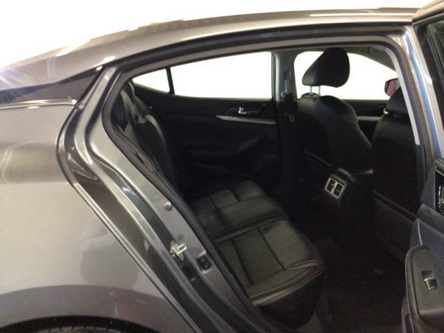 Used 2023 Nissan Maxima SV w/ Floor Mat Group FWD image 10