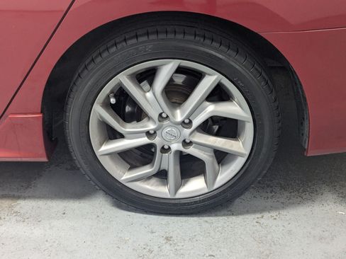 Used 2013 Nissan Sentra SR w/ Driver Pkg FWD image 23