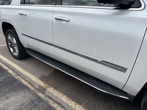 Used 2016 Cadillac Escalade ESV Luxury image 9