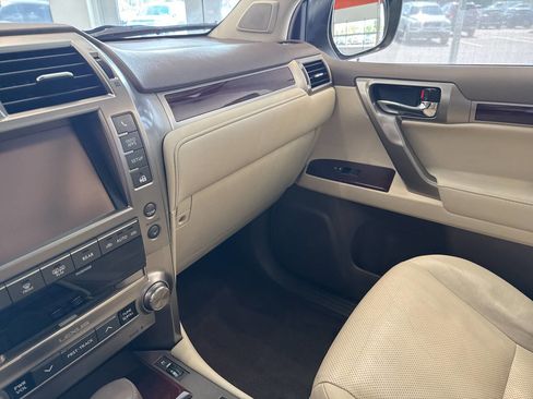 Used 2015 Lexus GX 460 w/ Premium Package image 22