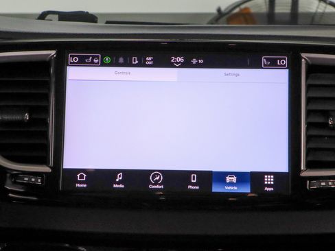 Used 2023 Chrysler Pacifica Touring-L FWD image 19