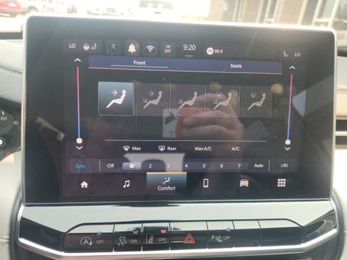 Used 2024 Jeep Compass Limited image 22