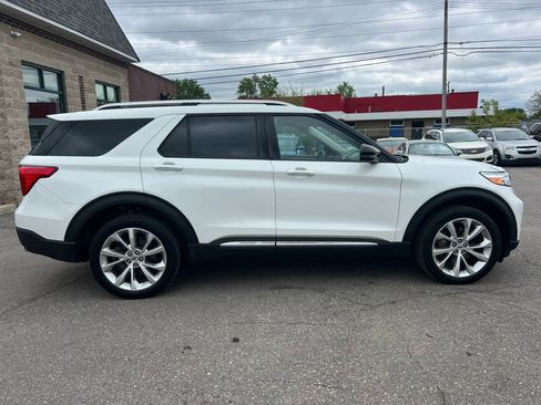 Used 2023 Ford Explorer Platinum AWD/4WD image 5