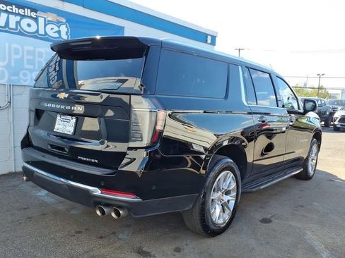 Used 2025 Chevrolet Suburban Premier AWD/4WD image 6