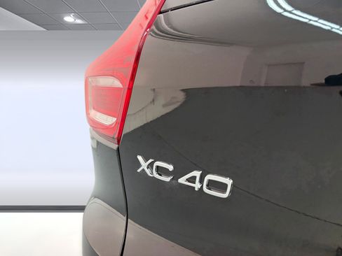 Used 2025 Volvo XC40 B5 Plus image 20