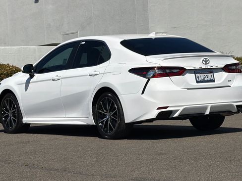 Used 2024 Toyota Camry SE FWD image 7