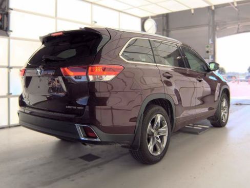 Used 2019 Toyota Highlander Limited AWD/4WD image 2
