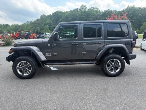 Used 2019 Jeep Wrangler Unlimited Sahara w/ Cold Weather Group AWD/4WD image 30