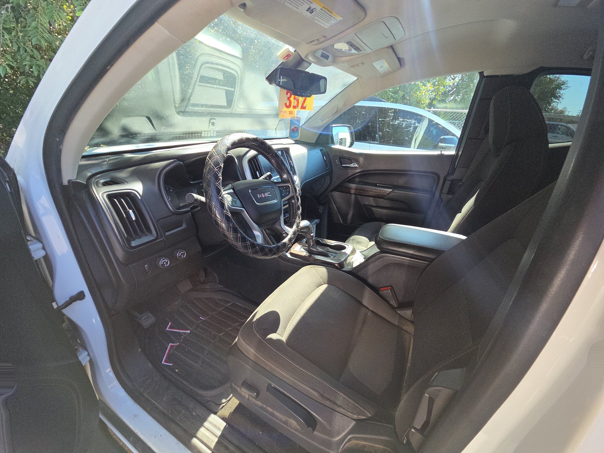 Used 2017 GMC Canyon SLE w/ SLE Convenience Package AWD/4WD image 10