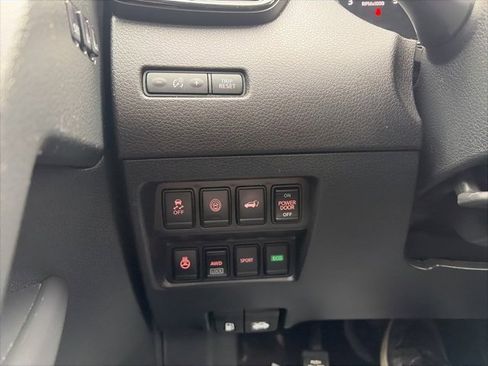 Used 2017 Nissan Rogue SL w/ SL Premium Package image 18