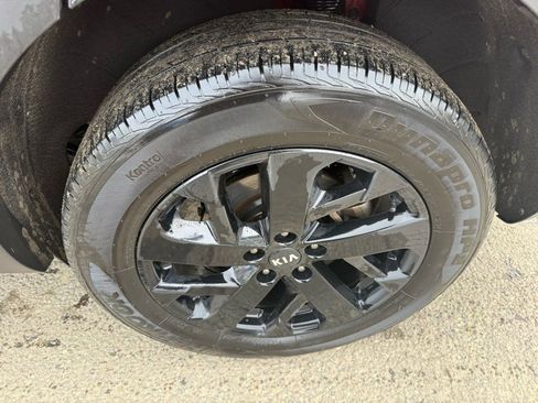 Certified 2021 Kia Sorento S w/ Panoramic Sunroof Package image 14